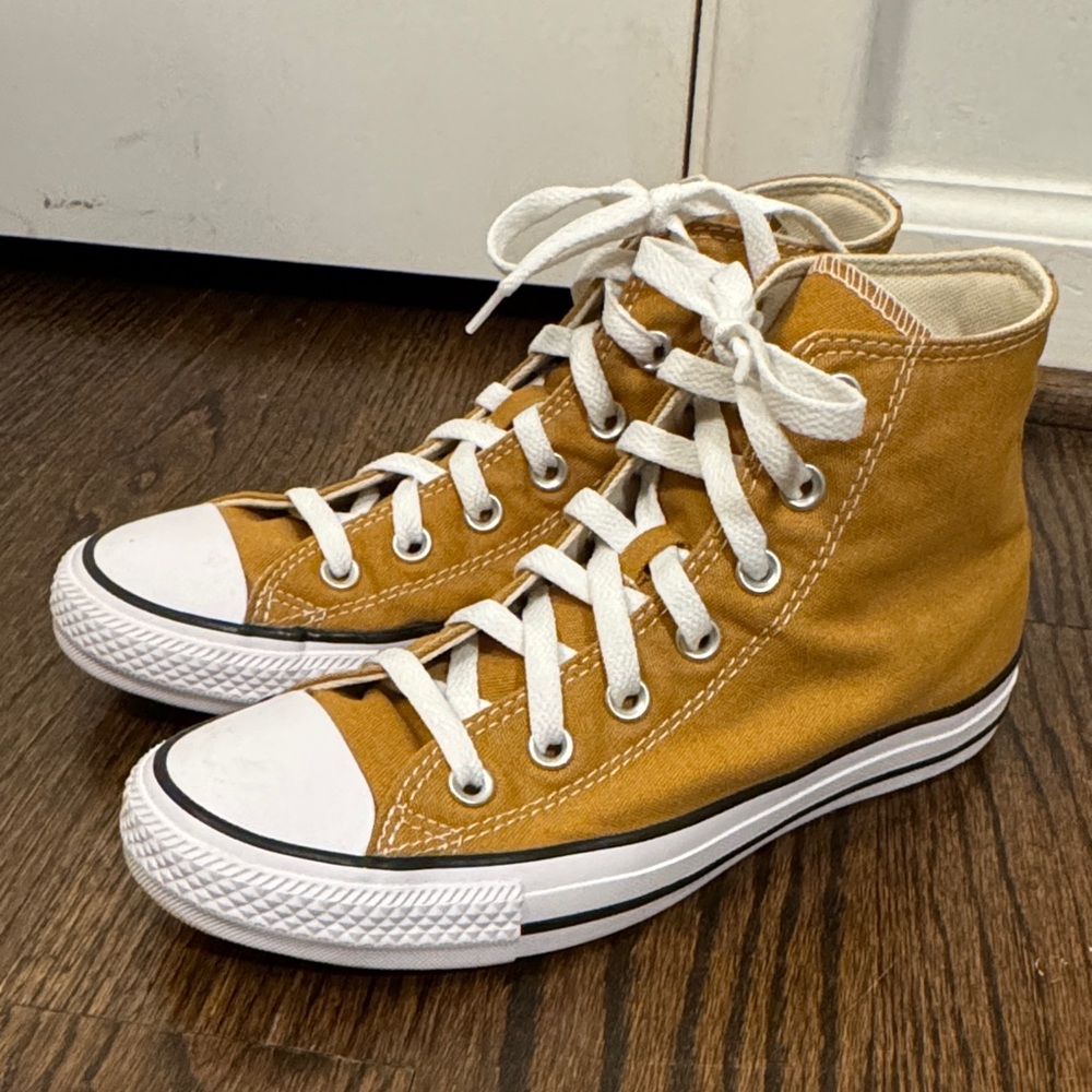 ⚜️ Converse Mustard Yellow sneakers size 7